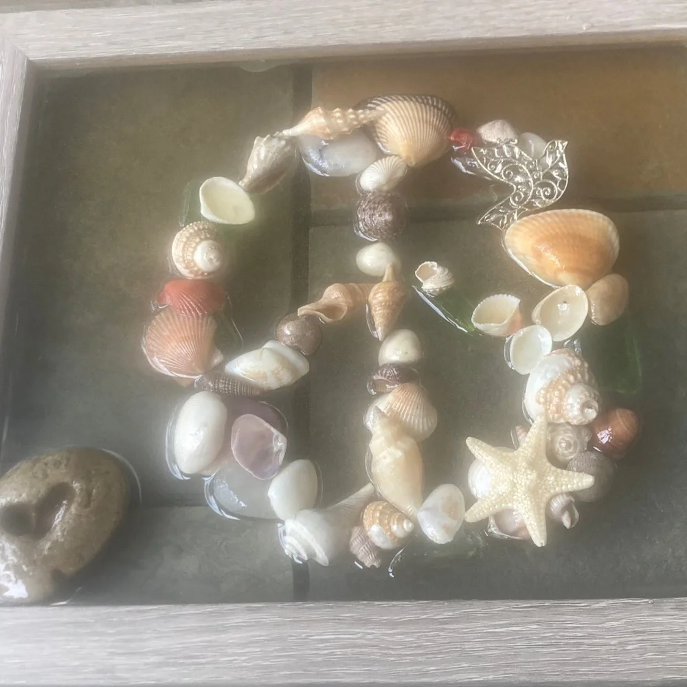 Seashell Peace Sign Wall Art - Picture 1 of 8